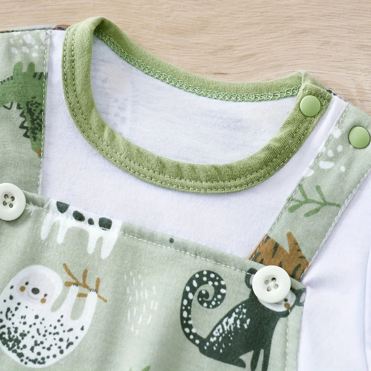 Adorable Jungle Print Baby Romper – Soft & Stylish Outfit
