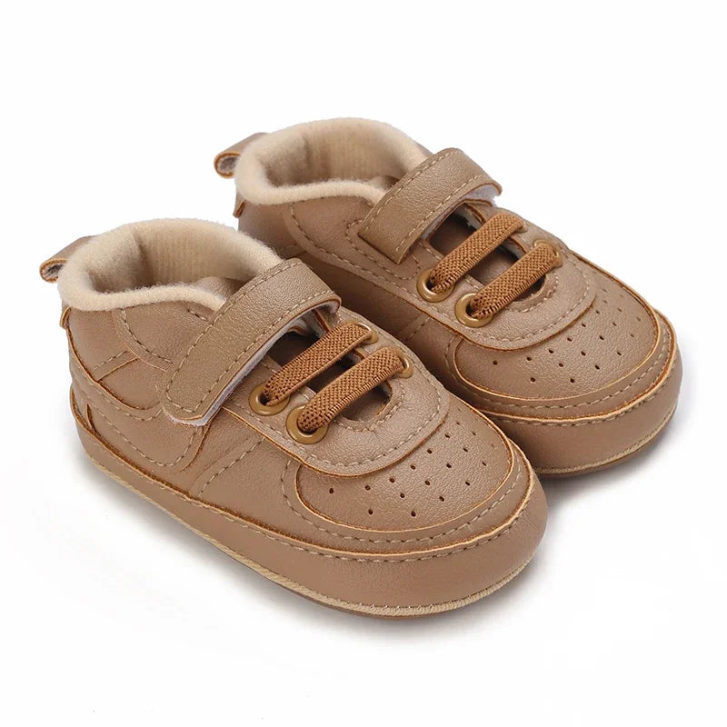 Stylish Nike Sport Shoes for Kids – Comfy & Durable Fit