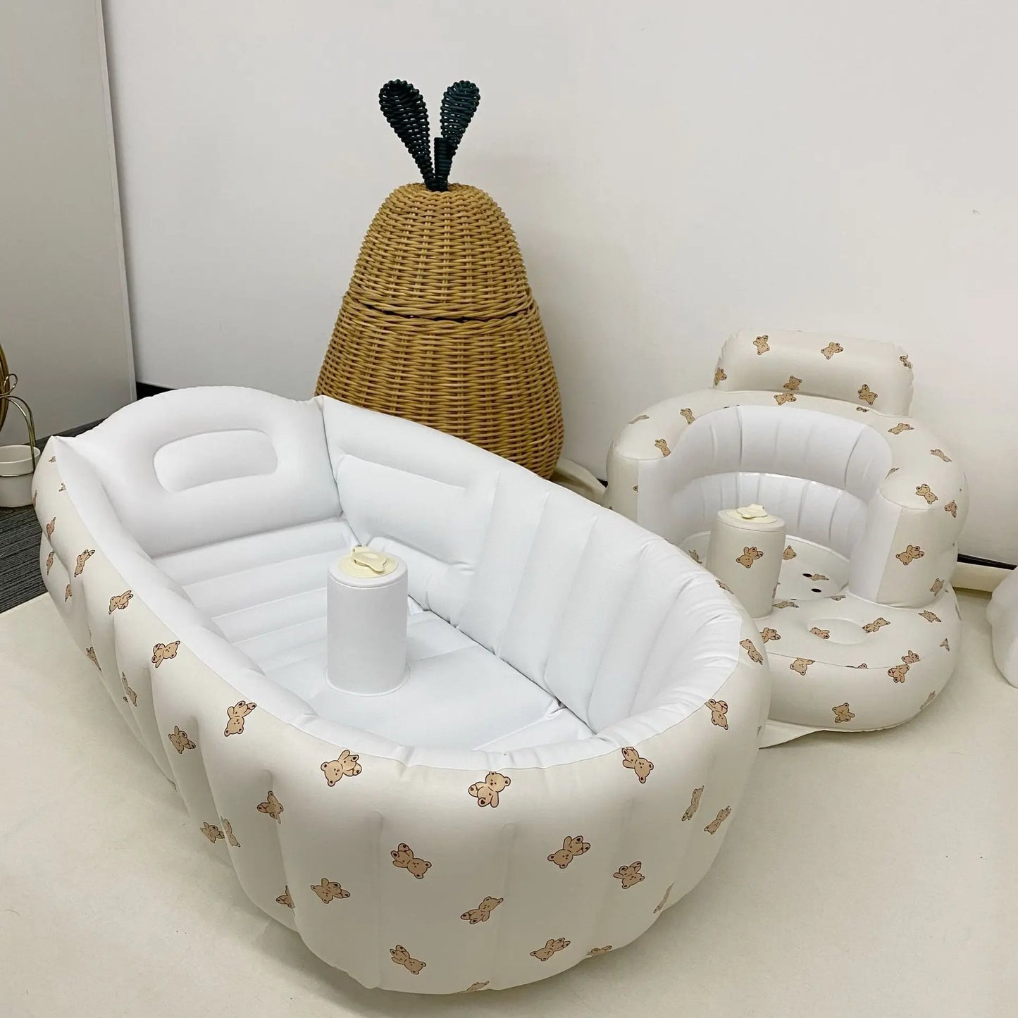 Cute Inflatable Baby Bathtub with Headrest & Stopper