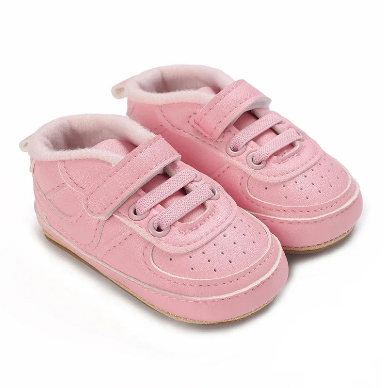 Stylish Nike Sport Shoes for Kids – Comfy & Durable Fit