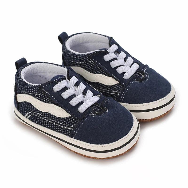 Trendy Canvas Sneakers for Kids – Easy & Lightweight Fit