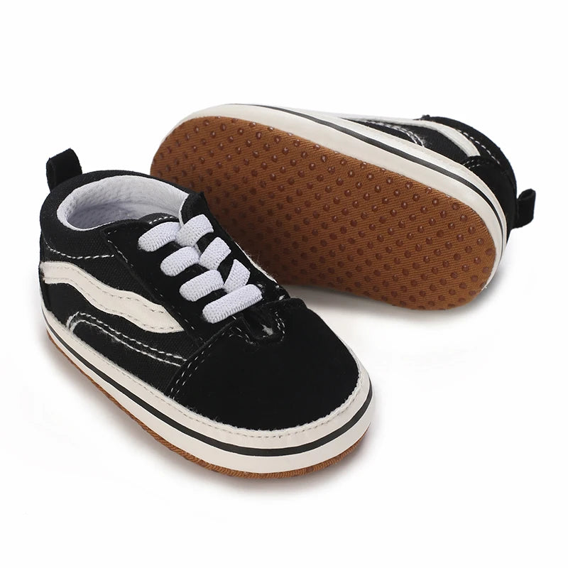 Trendy Canvas Sneakers for Kids – Easy & Lightweight Fit