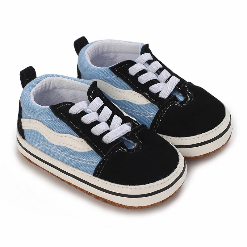 Trendy Canvas Sneakers for Kids – Easy & Lightweight Fit